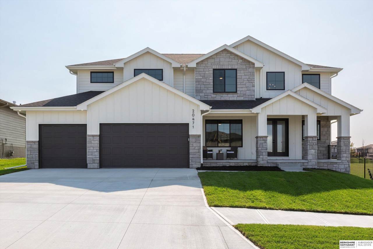 6617 214th Avenue - Photo 1