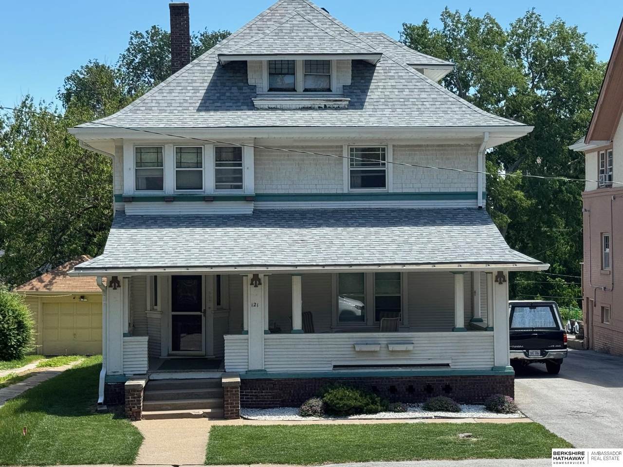 121 38th Avenue - Photo 1