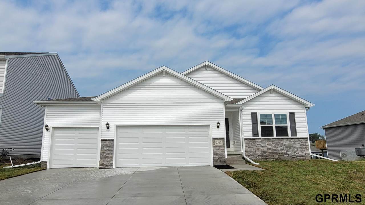 8515 184th Avenue - Photo 1