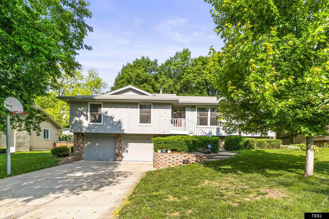 6104 93rd Street - Photo 1
