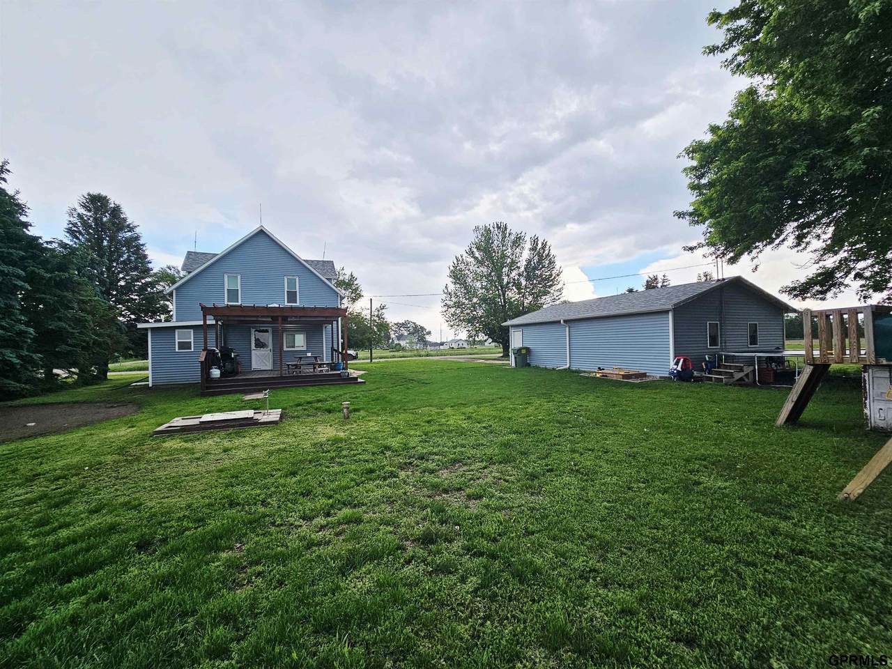 401 Chestnut Avenue - Photo 1