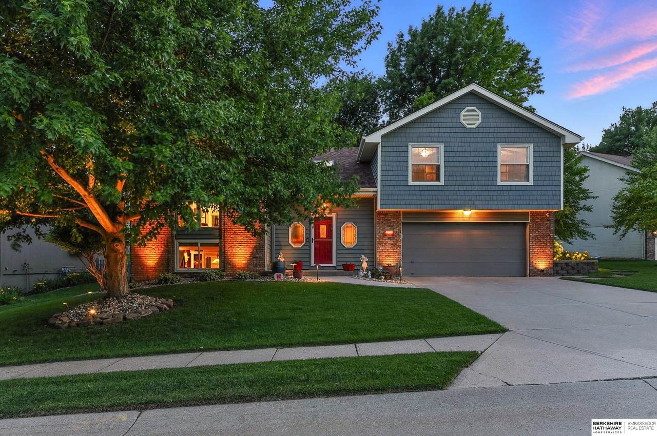 15433 Cuming Circle - Photo 1
