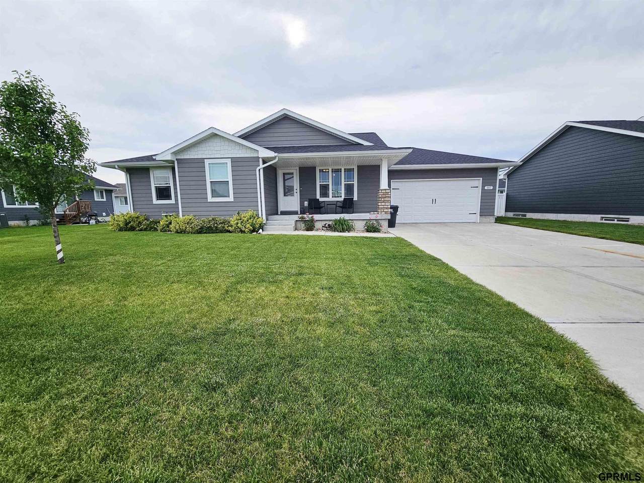 507 Sunflower Drive - Photo 1