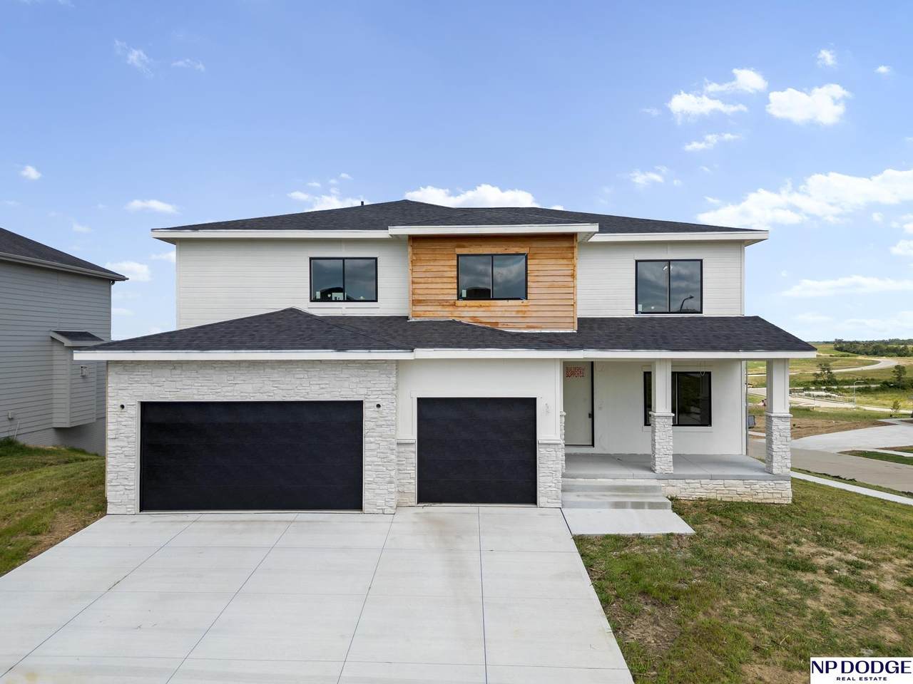 11001 170 Street - Photo 1