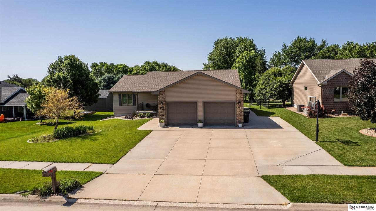 609 Leisure Lane - Photo 1