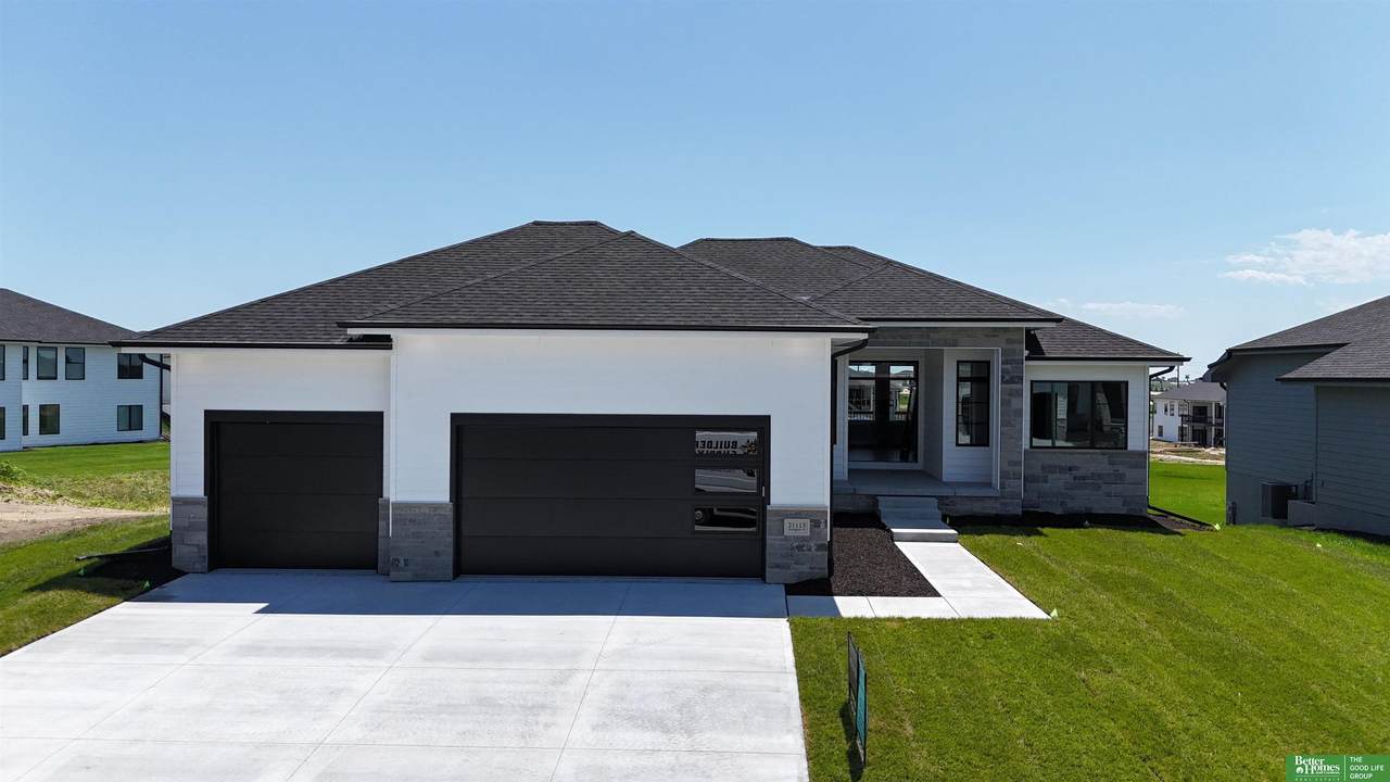 21113 Arlington Street - Photo 1