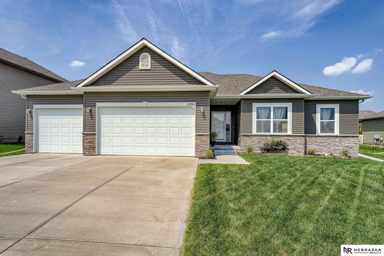 12916 52nd Street - Photo 1