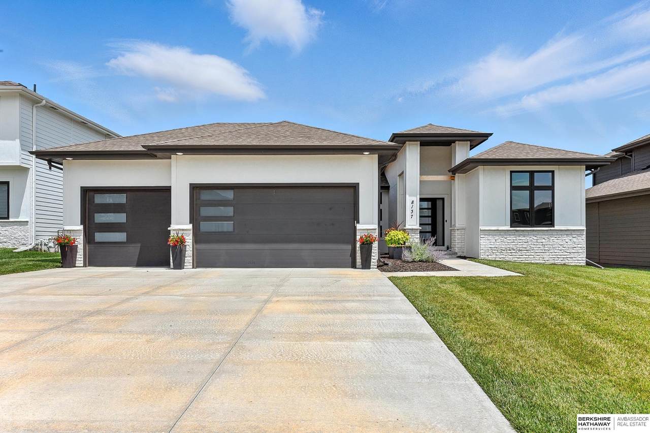 8137 197th Avenue - Photo 1