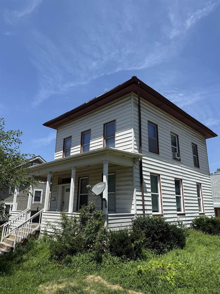 3304 Davenport Street - Photo 1