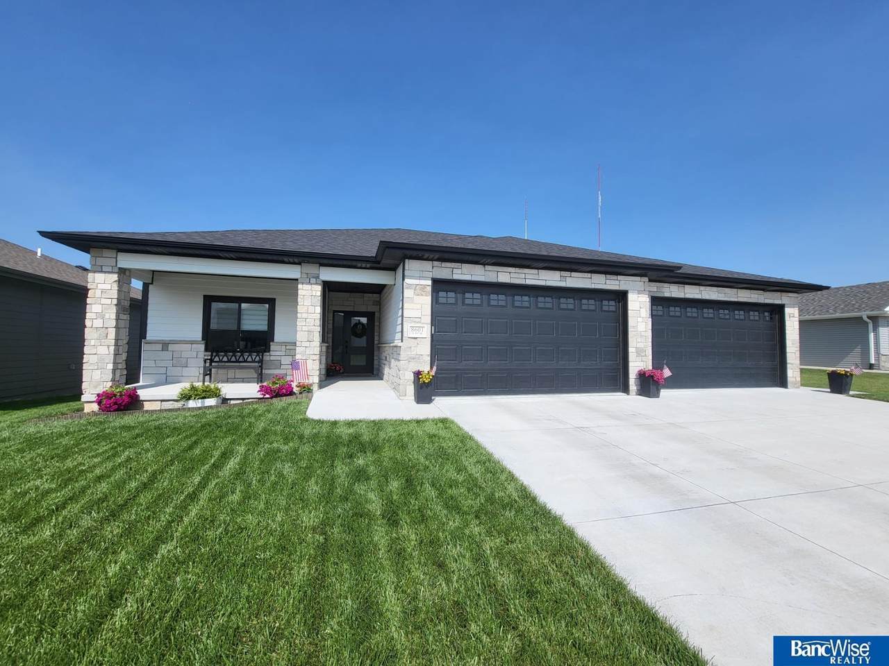 8601 81 Street - Photo 1