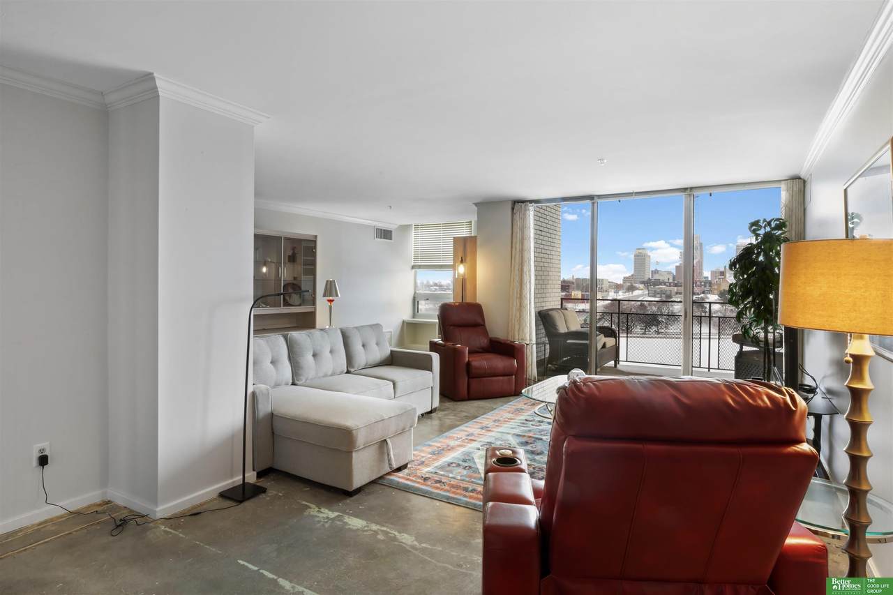 3000 Farnam Street - Photo 1