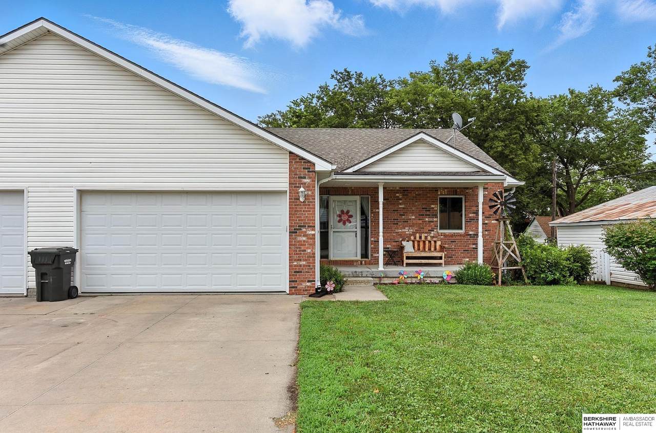 1546 Sycamore Street - Photo 1
