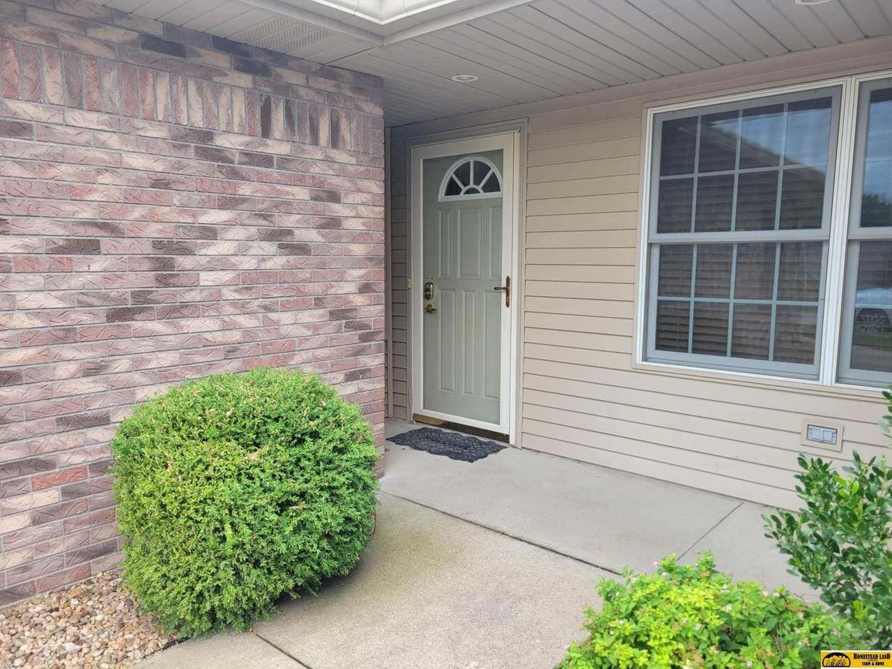611 Spring View Circle - Photo 1