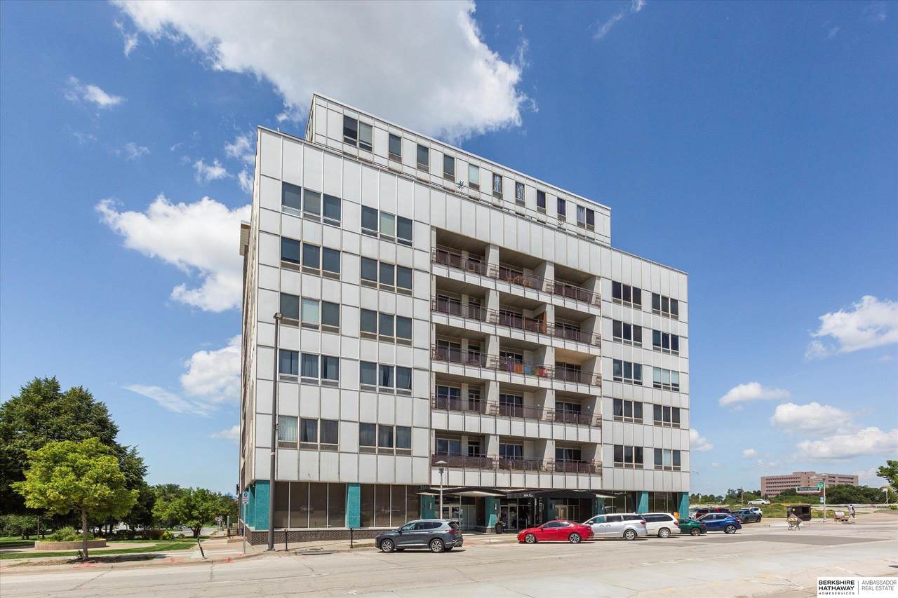 3000 Farnam Street - Photo 1