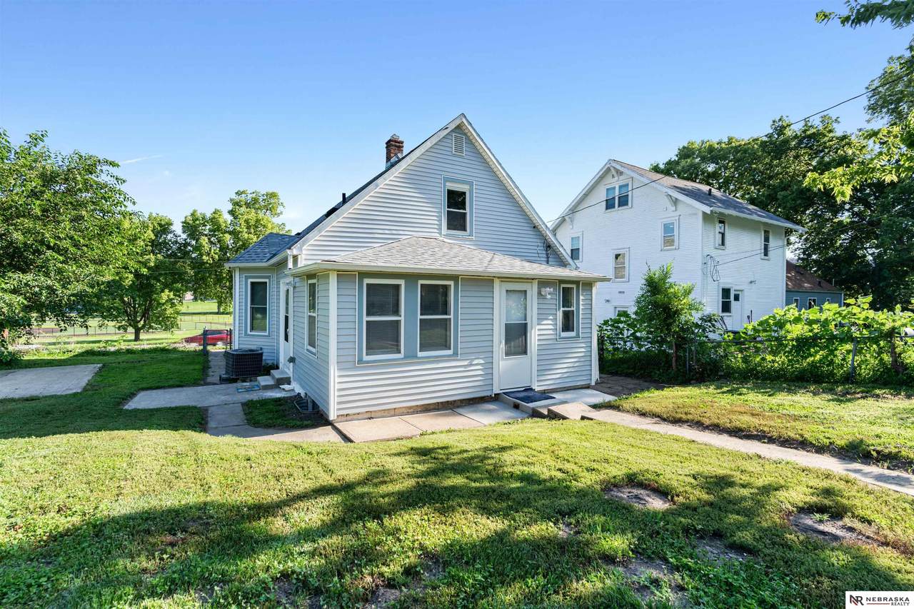 4228 Ames Avenue - Photo 1