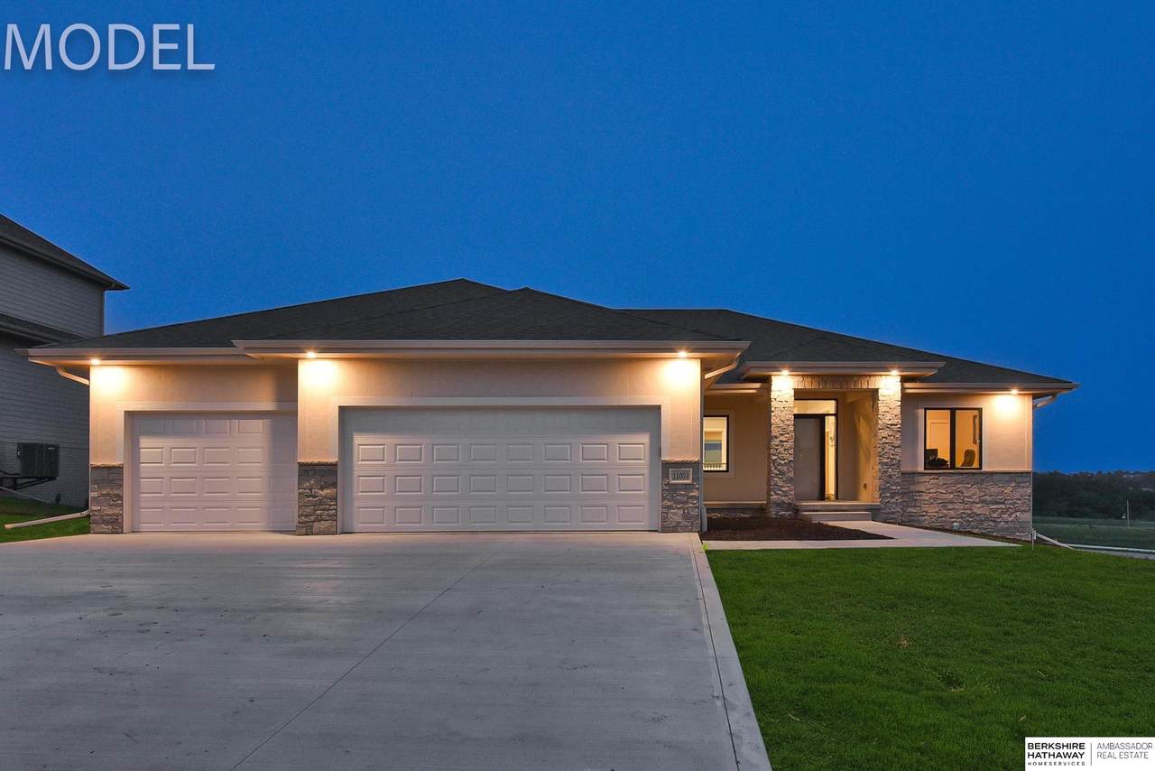 11003 102nd Street - Photo 1