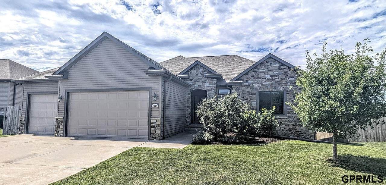 7377 Yankee Woods Drive - Photo 1