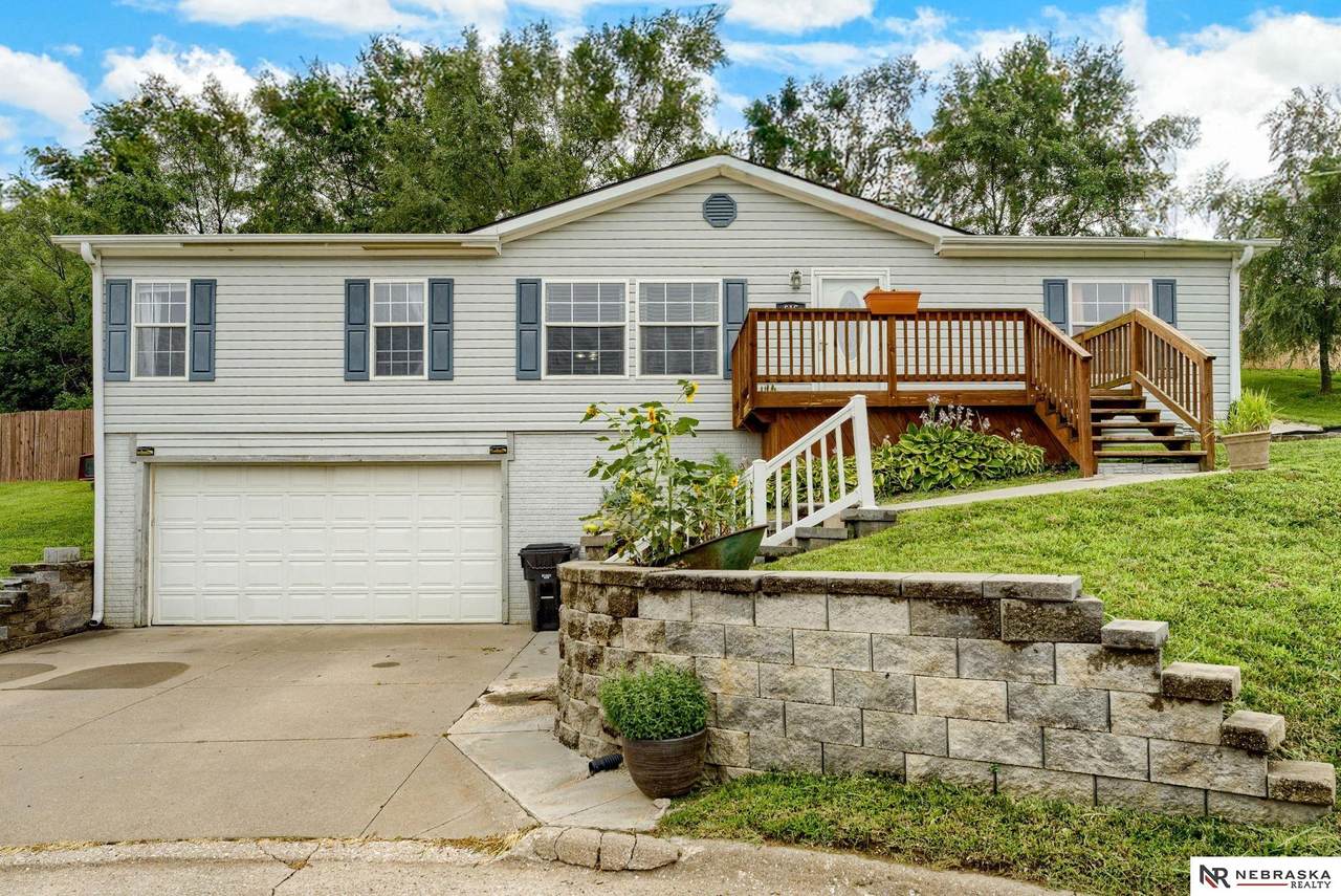 615 4th Street - Photo 1