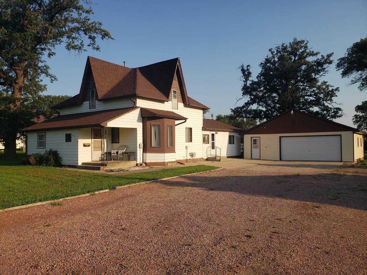 613 Broadway Street - Photo 1