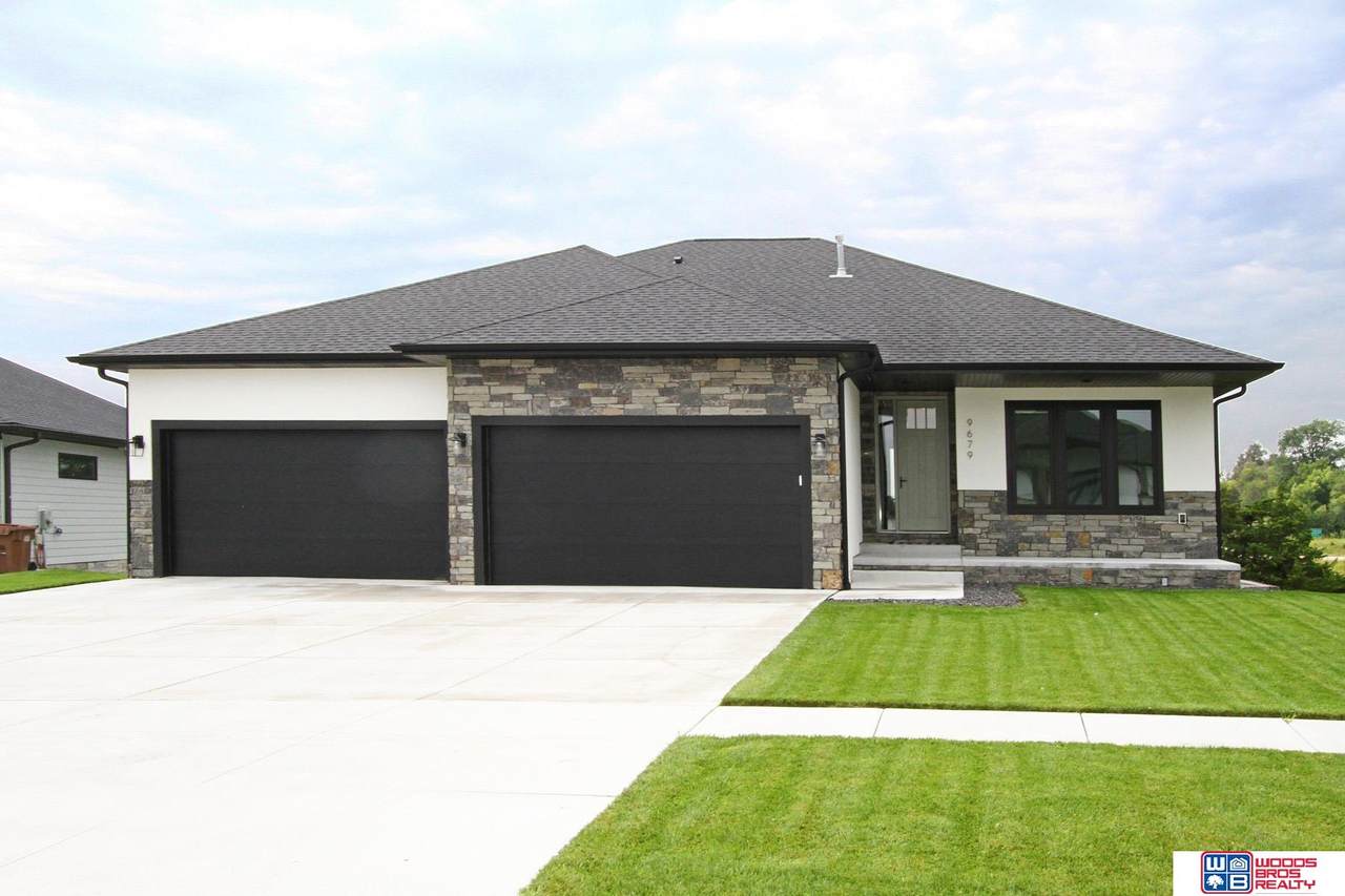 9679 Topher Boulevard - Photo 1