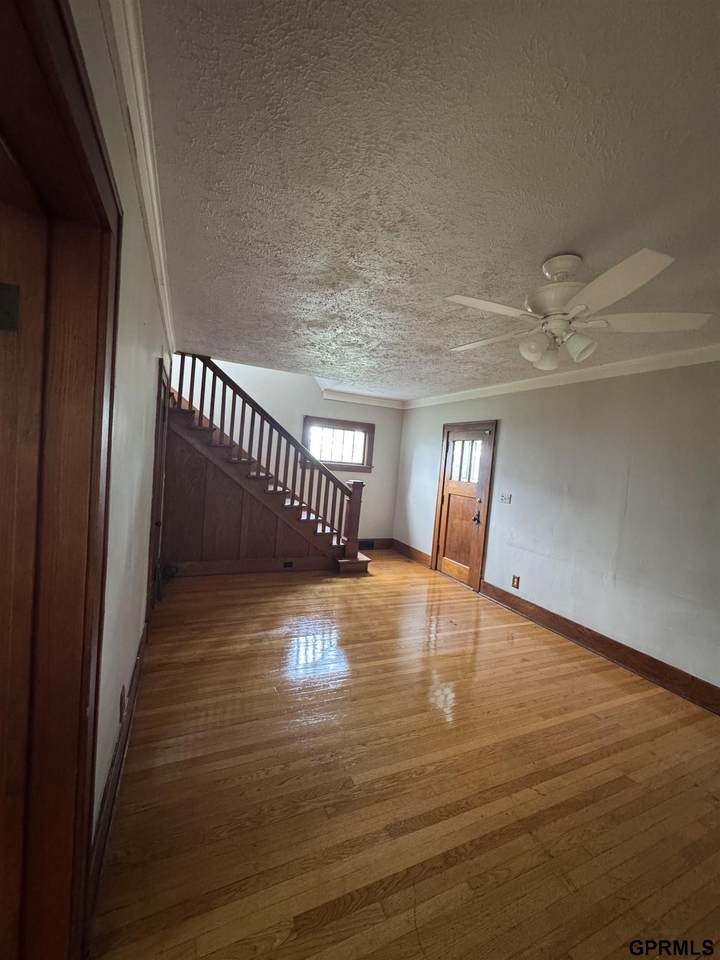 908 36Th Street - Photo 1