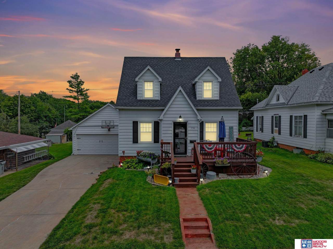 736 7th Street - Photo 1