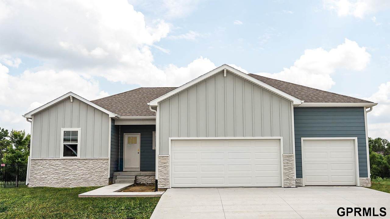 6216 Harvest Drive - Photo 1