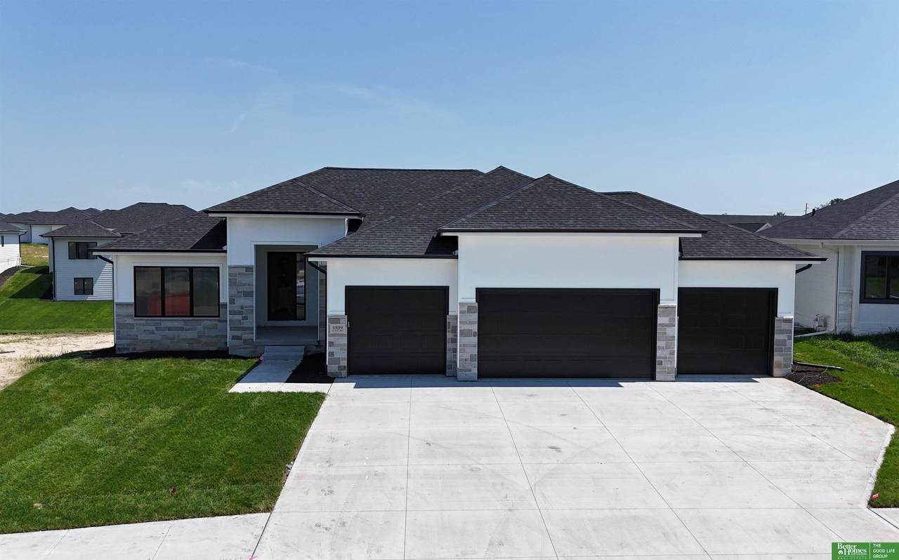 5509 212th Avenue - Photo 1