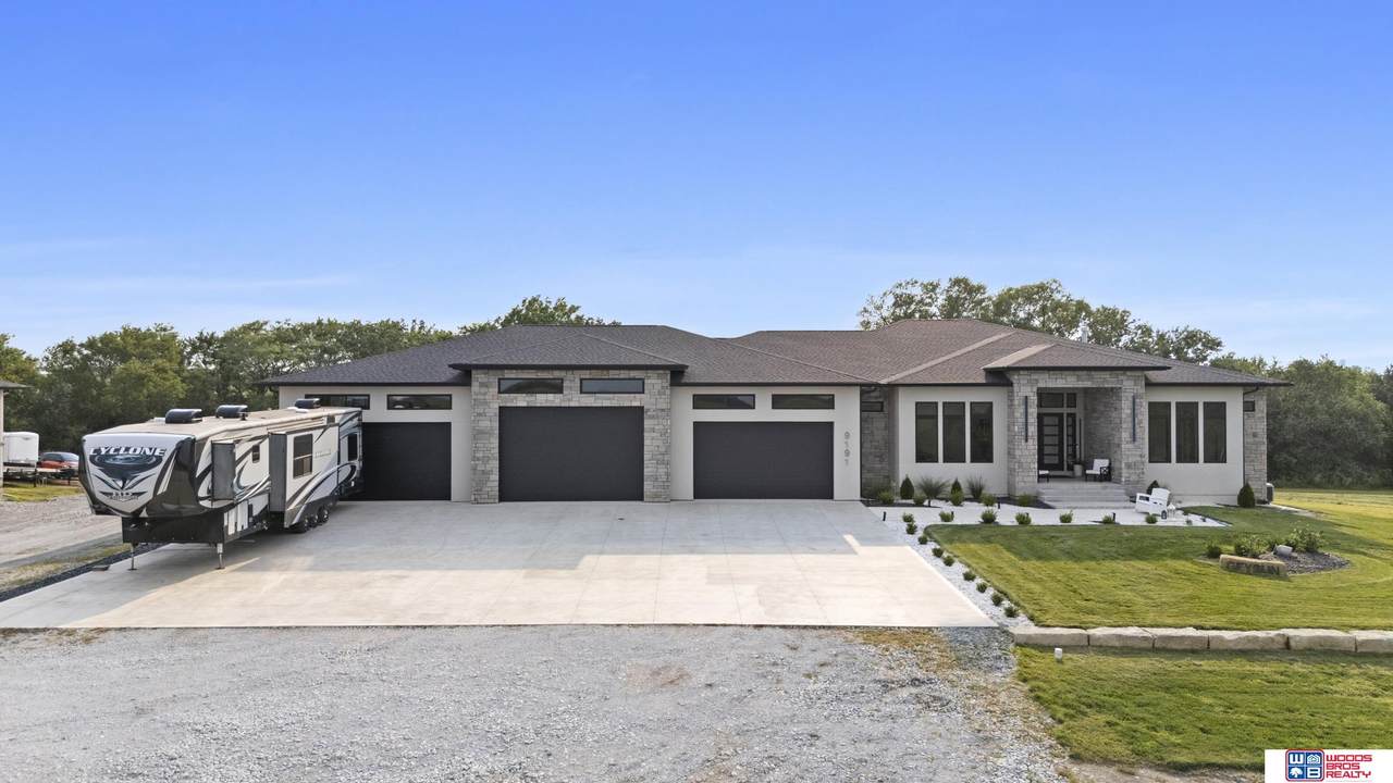 9191 176th Street - Photo 1