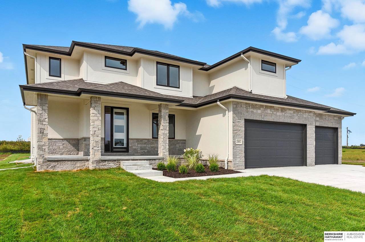 20052 R Street - Photo 1