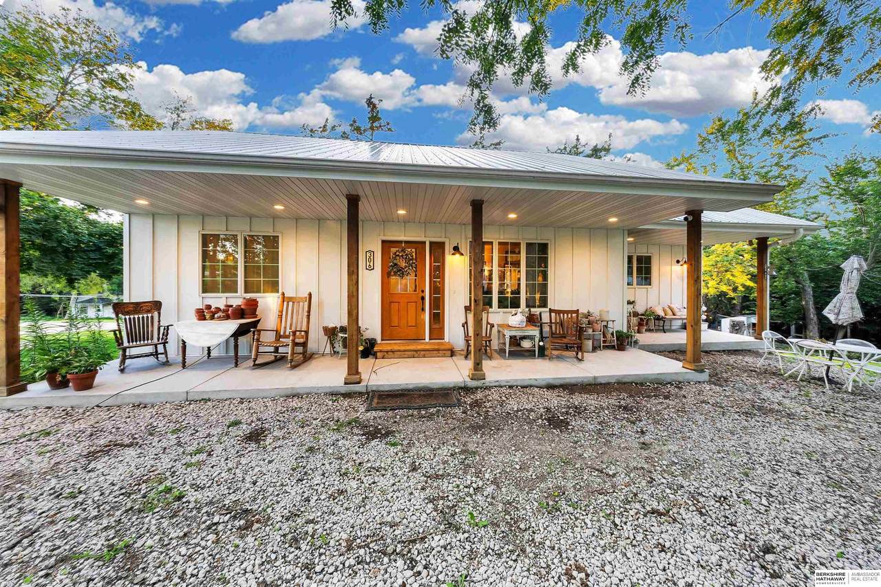 306 4th Street - Photo 1