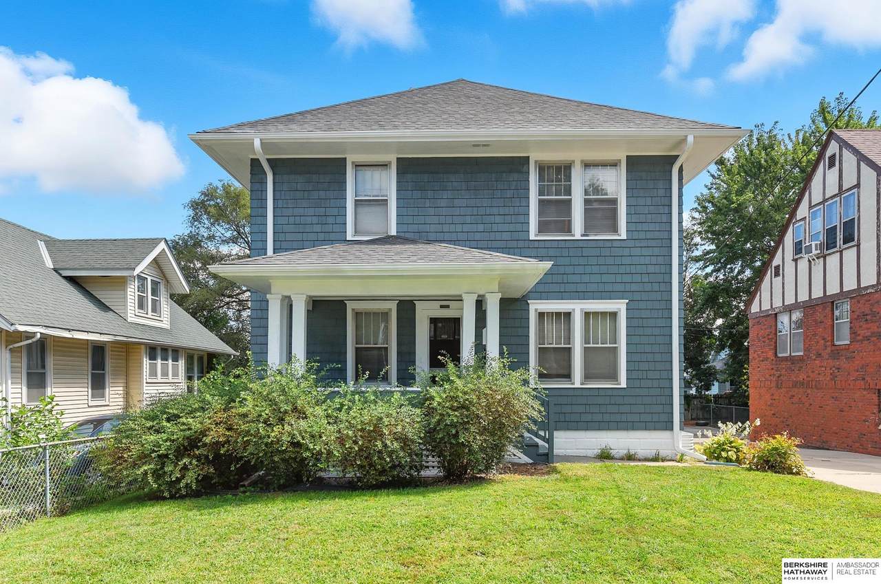 3011 45th Street - Photo 1