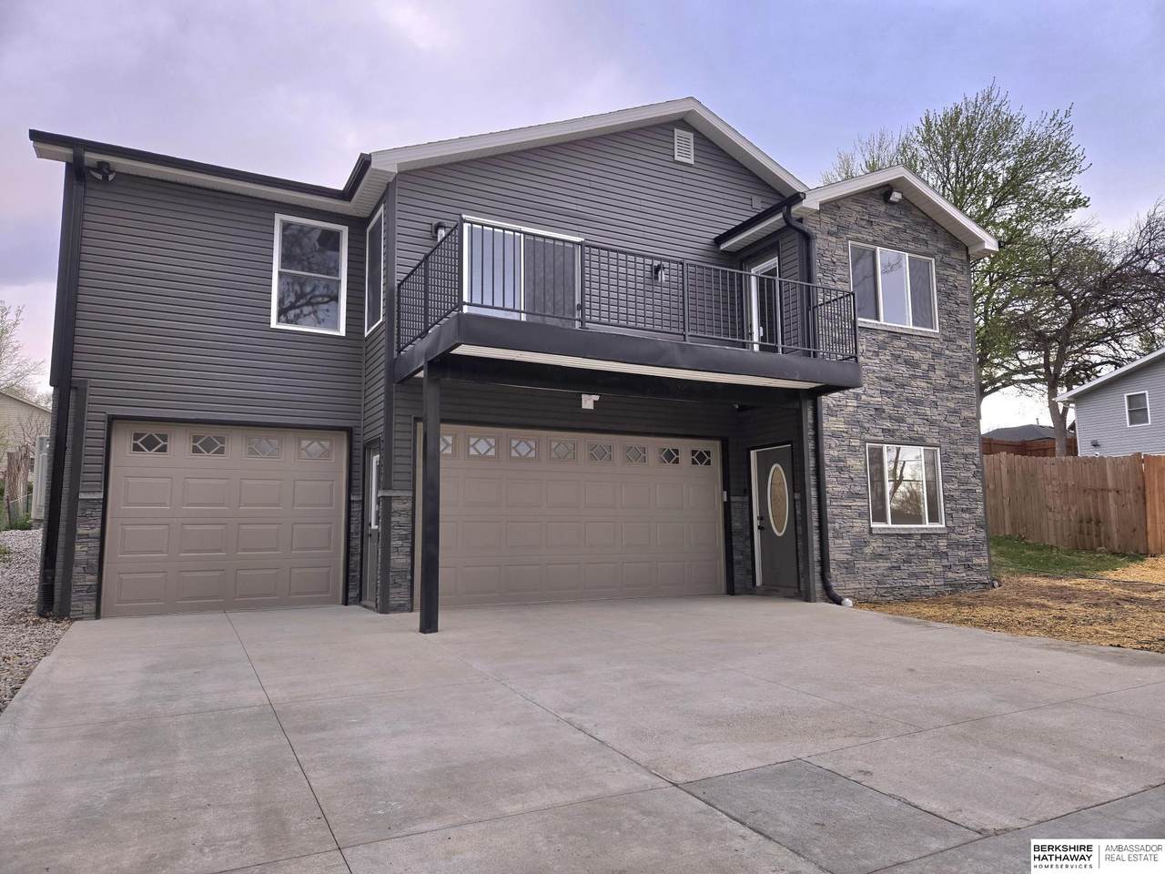 612 6TH Street - Photo 1