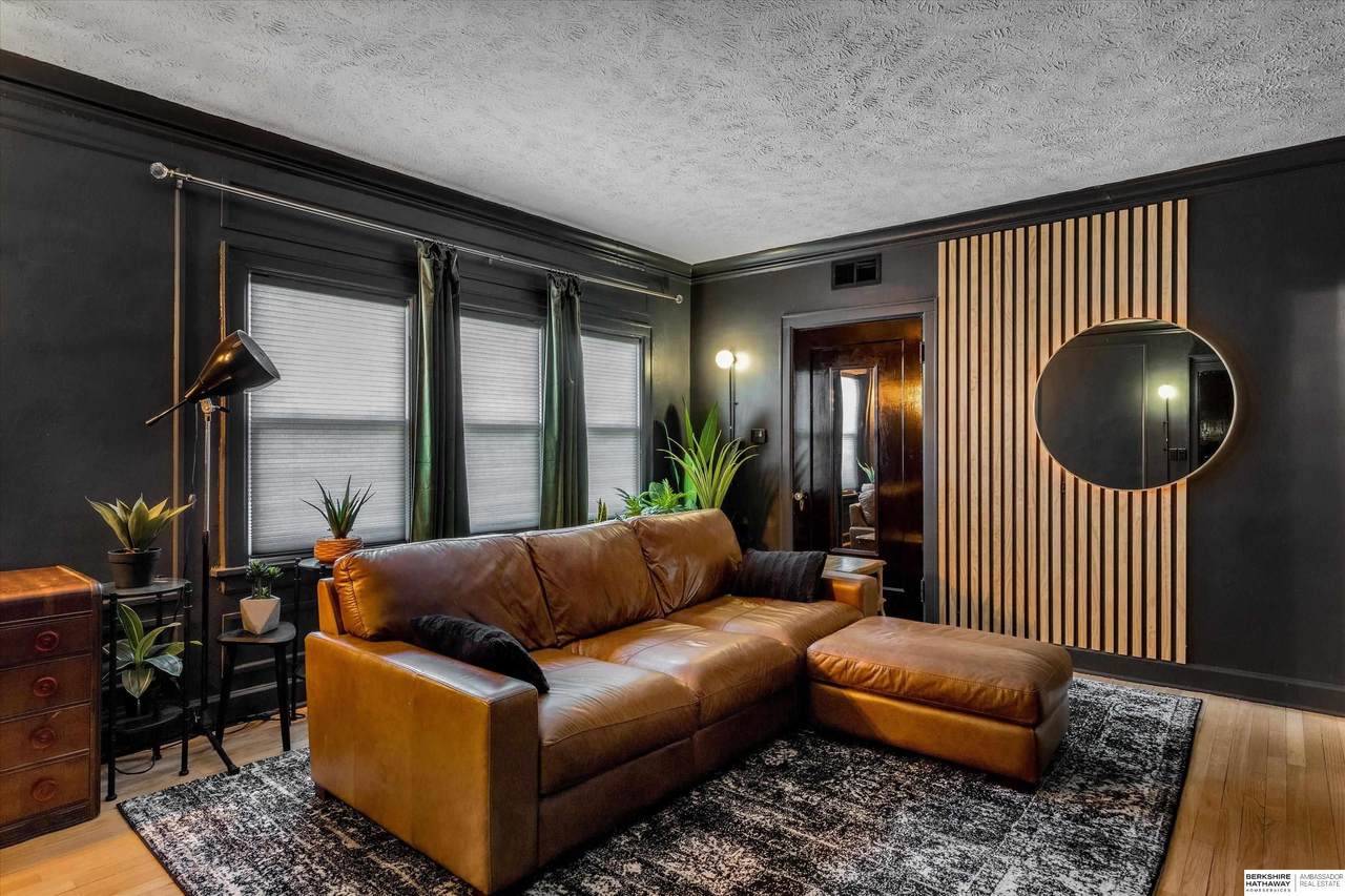 128 31 Street - Photo 1