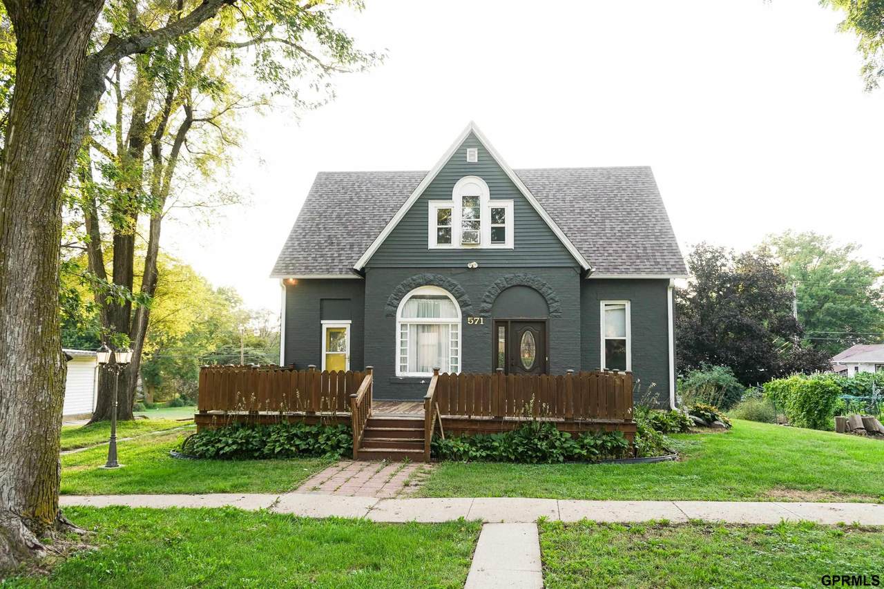 571 3rd Street - Photo 1