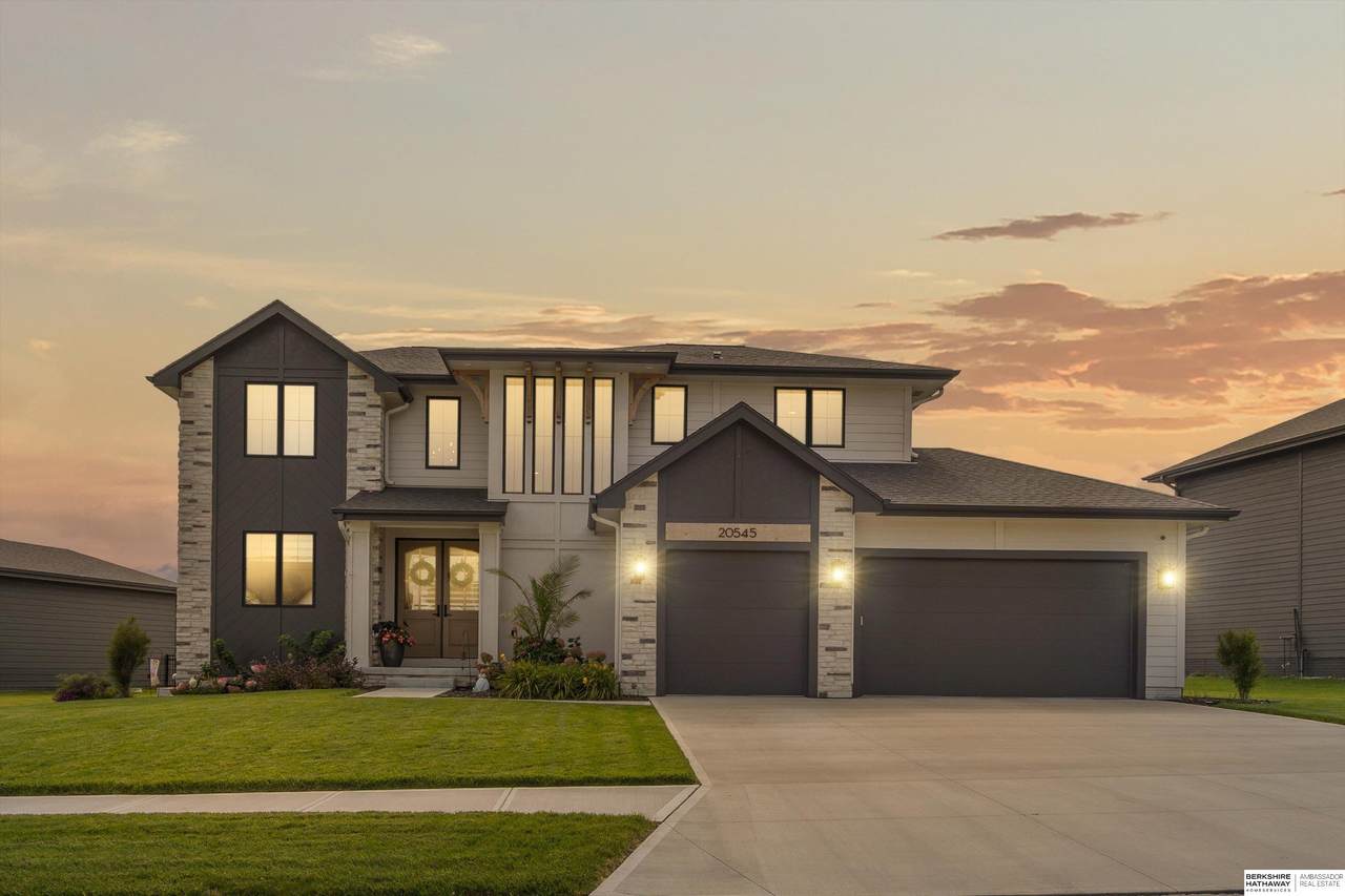 20545 Hartman Avenue - Photo 1