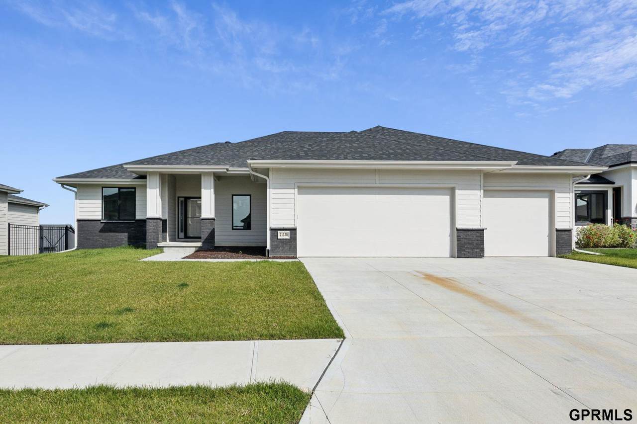 21138 Hartman Avenue - Photo 1