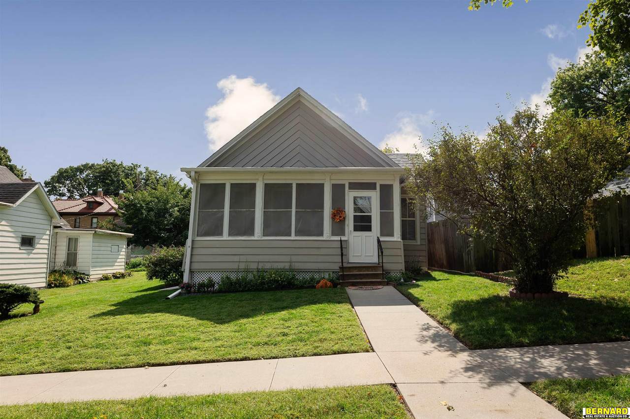 1515 2nd Avenue - Photo 1