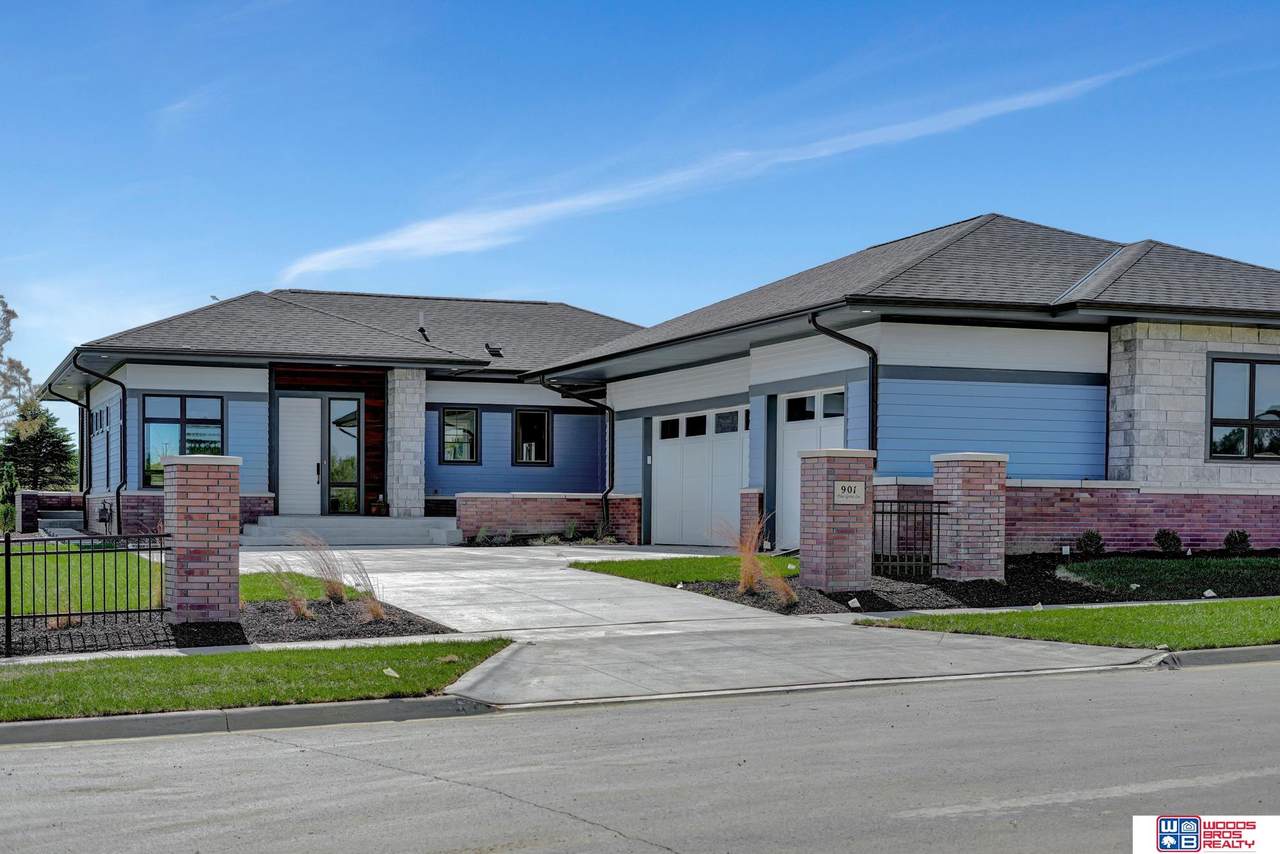 901 Pine Grove Lane - Photo 1