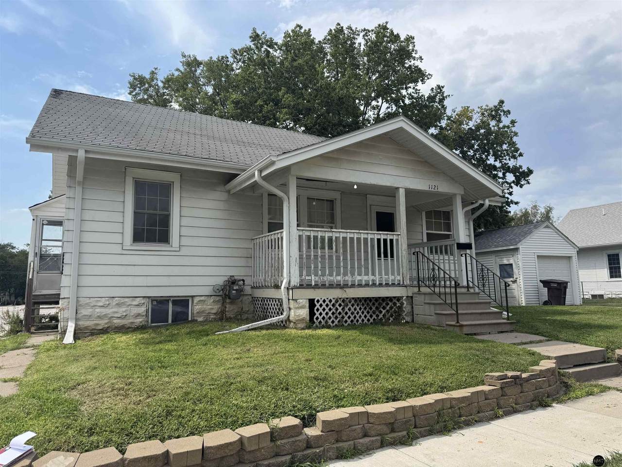 1121 24th Street - Photo 1