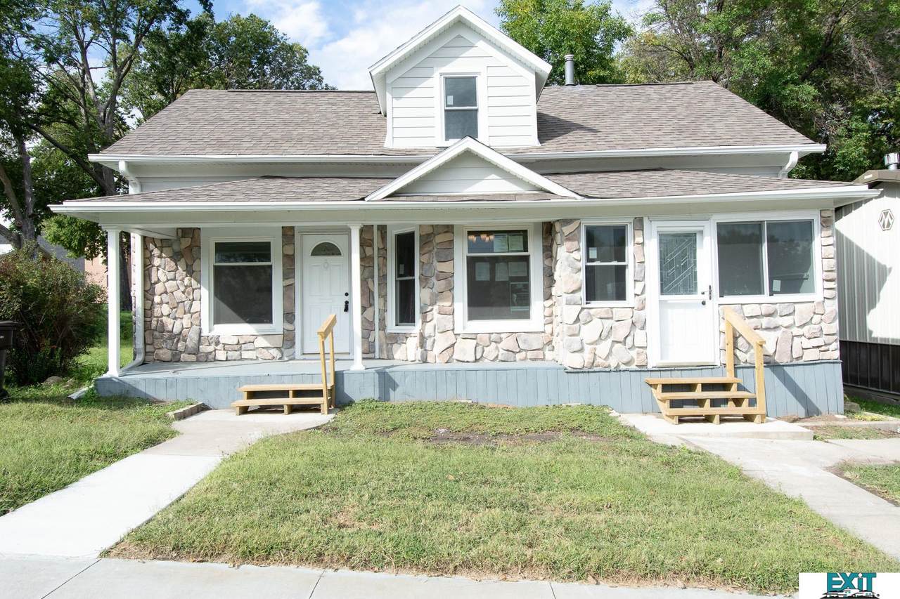 414 Genoa Street - Photo 1