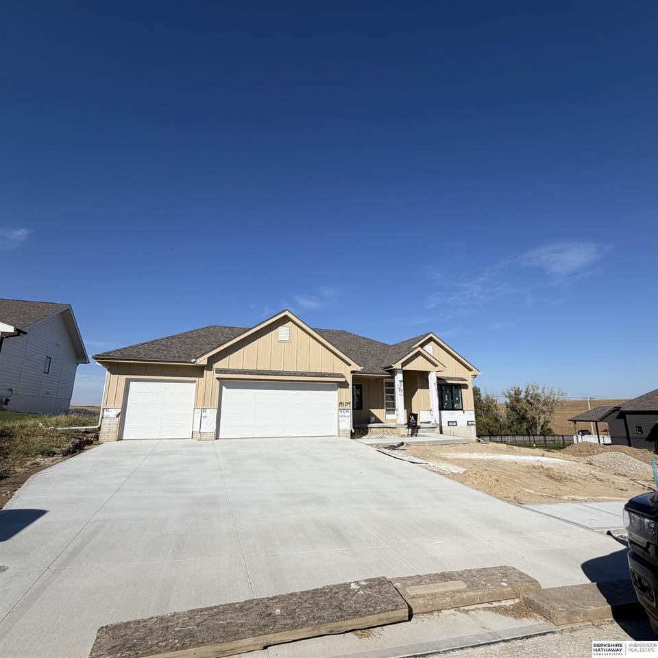 19104 Pinehurst Avenue - Photo 1