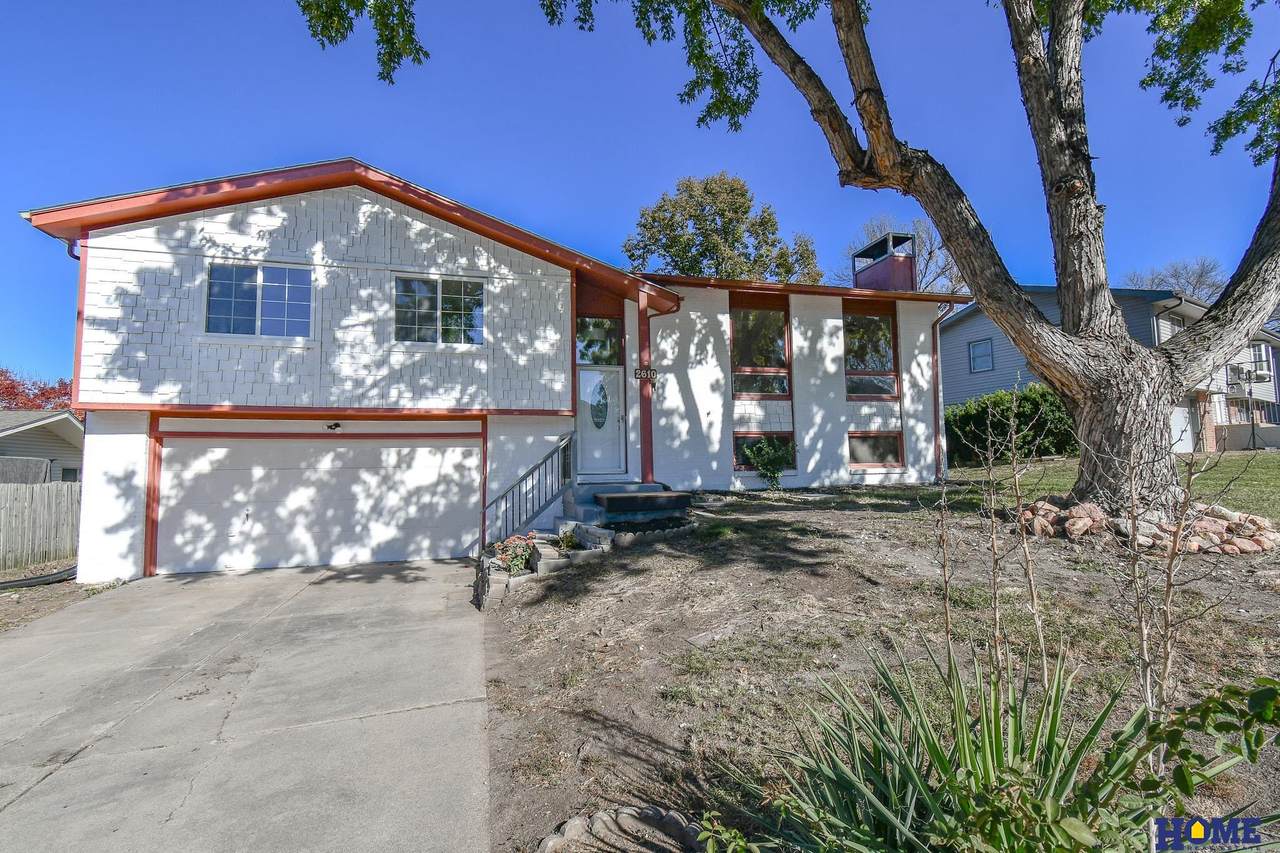 2610 Surrey Court - Photo 1