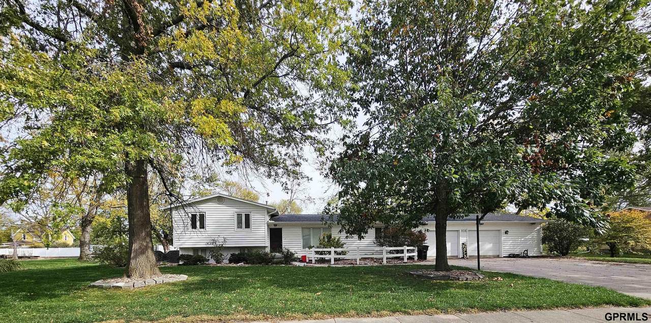 816 4th Avenue - Photo 1