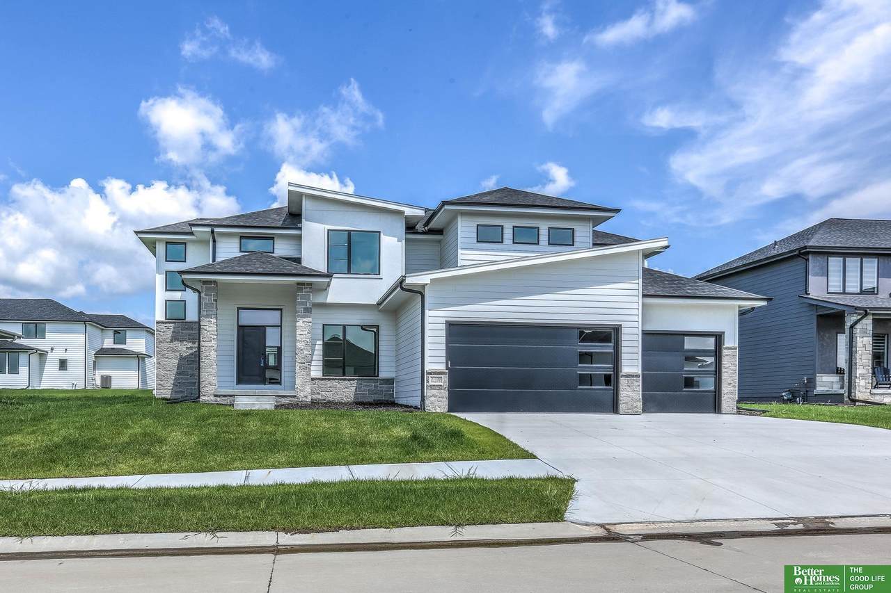 21120 Arlington Street - Photo 1