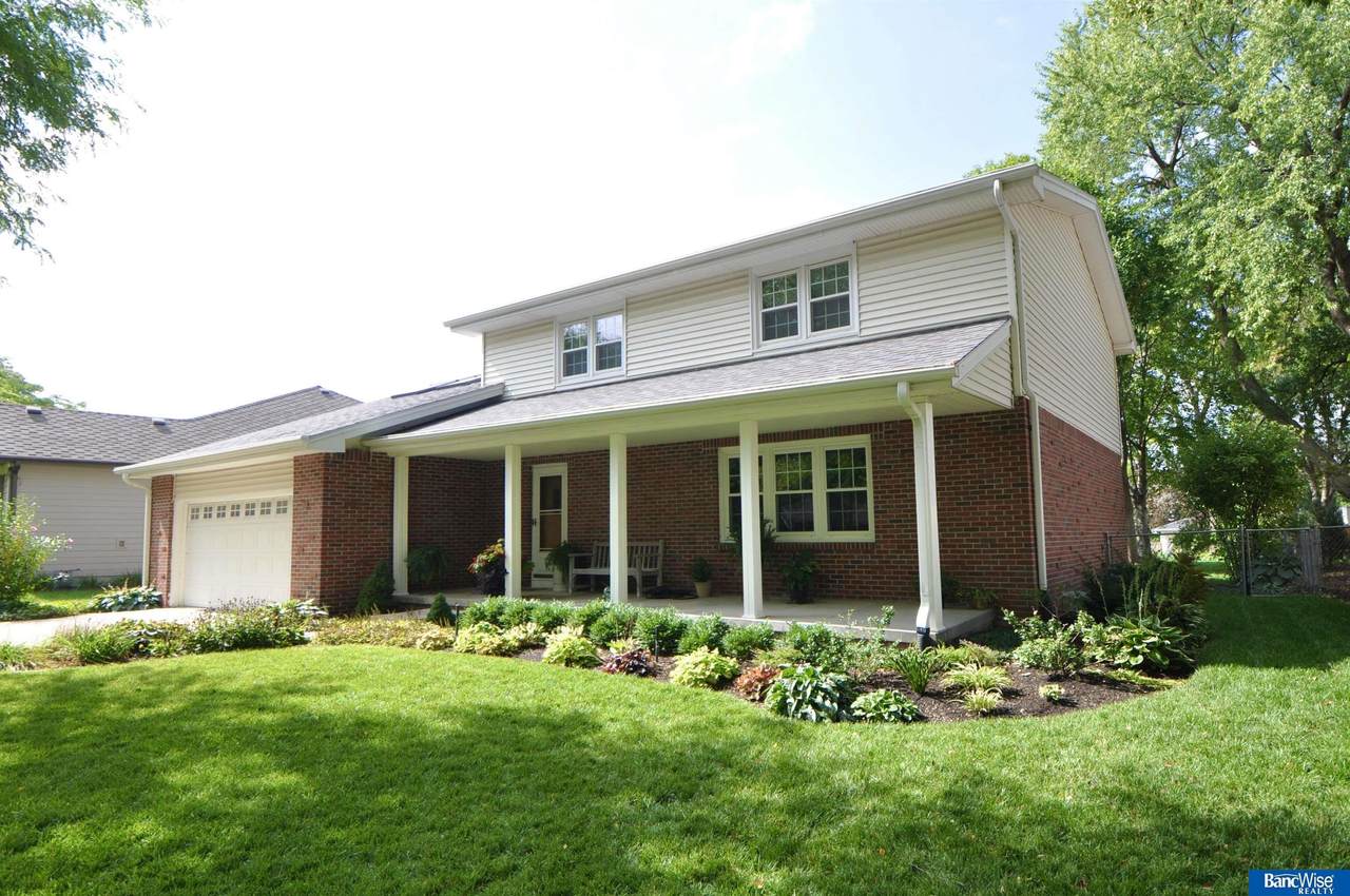 5915 Rolling Hills Boulevard - Photo 1