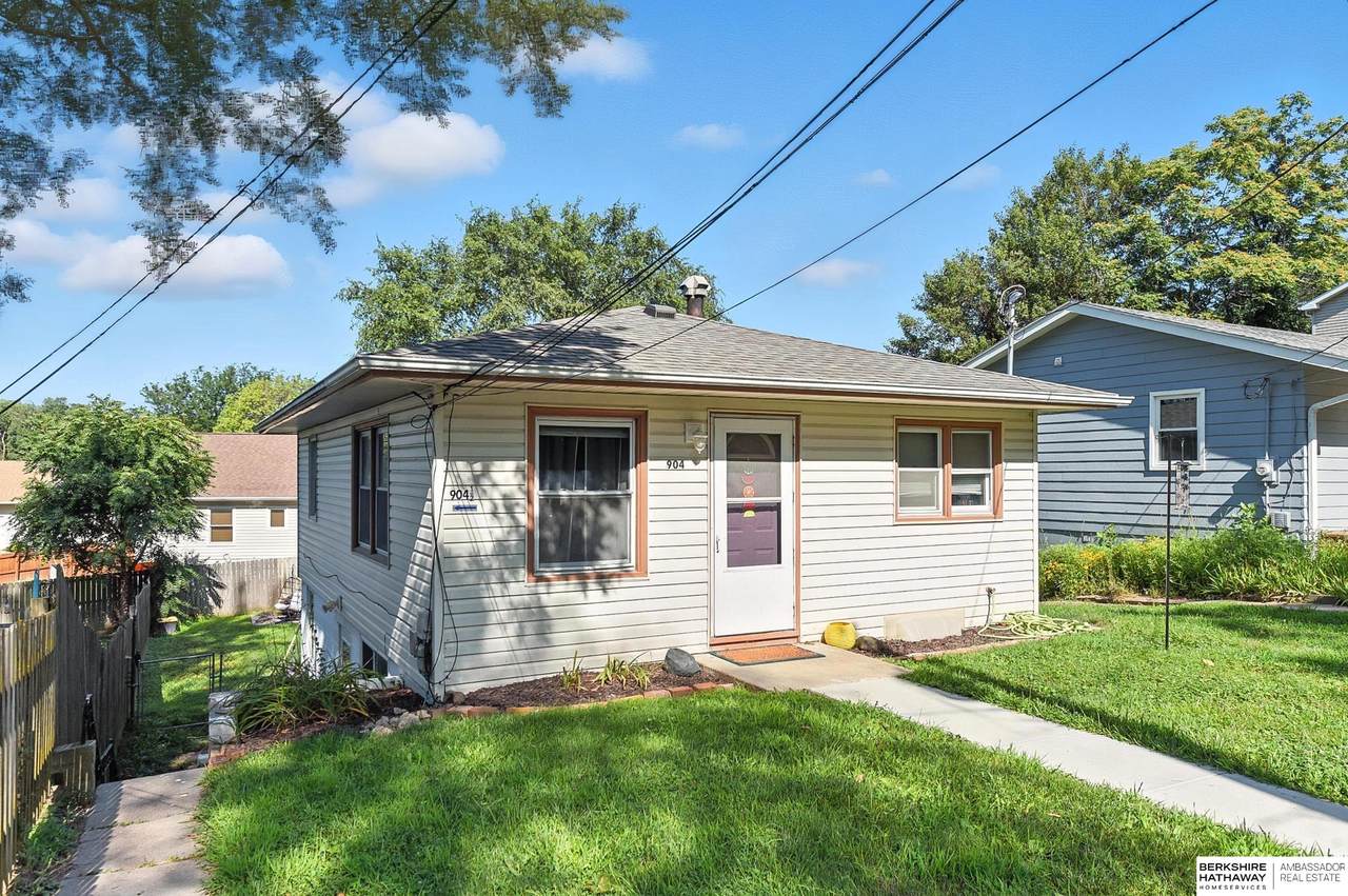 904 12th Street - Photo 1
