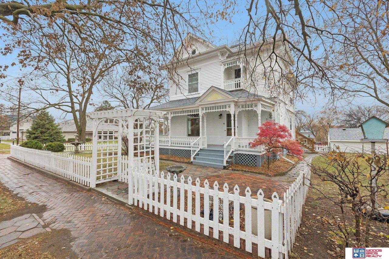 1101 East Avenue - Photo 1