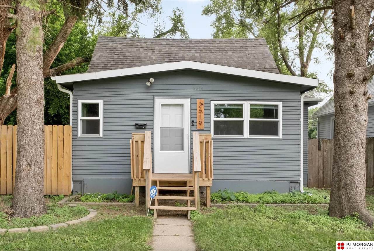 2619 Fort Street - Photo 1