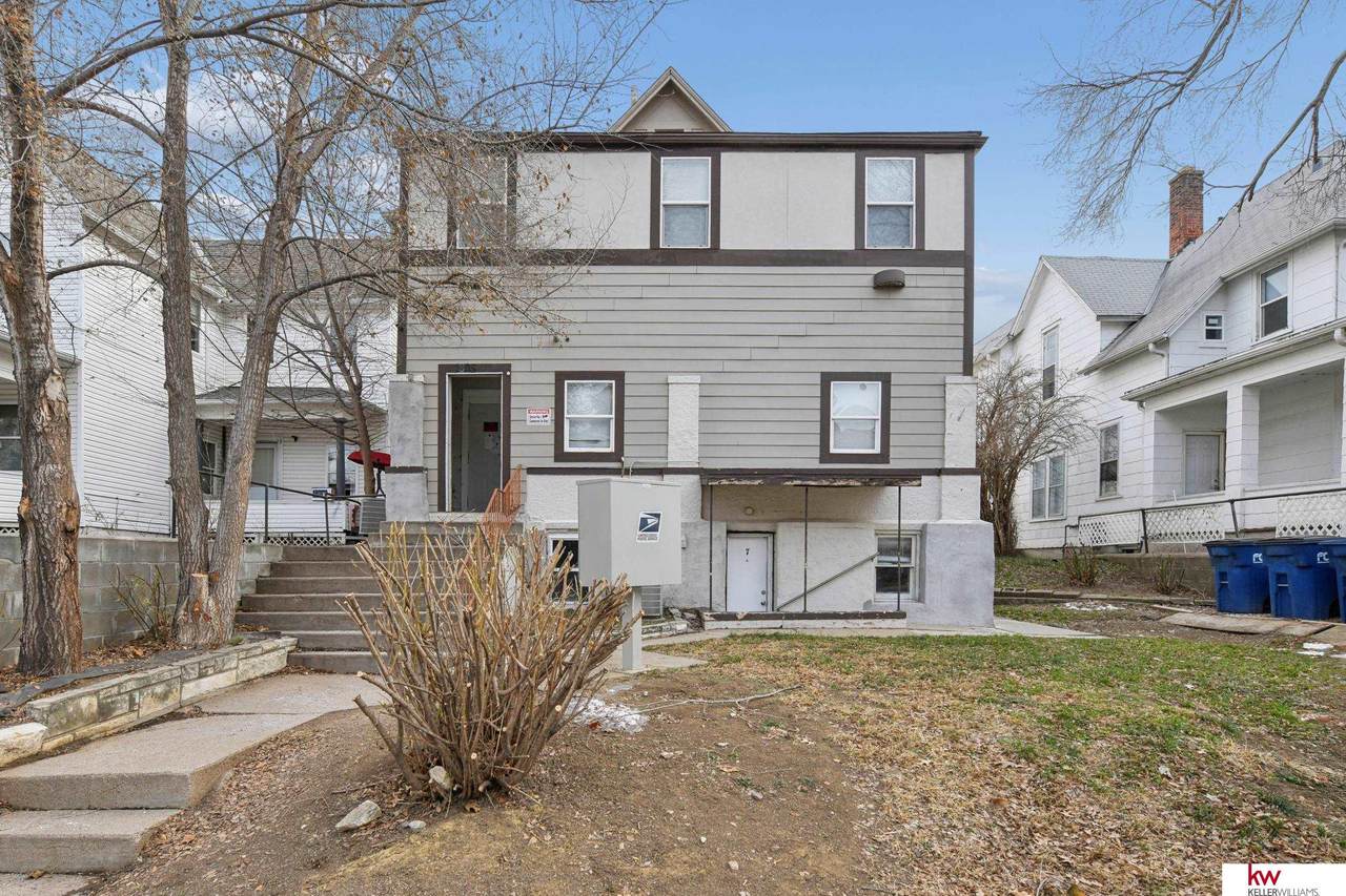 1305 32nd Street - Photo 1